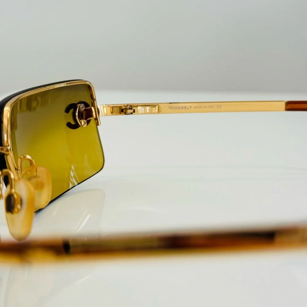 RARE ✨Authentic Vintage Chanel rimless gold sunglasses